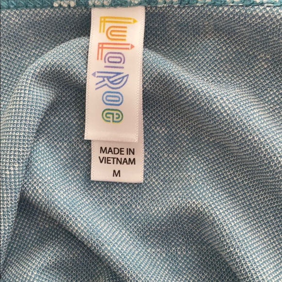 NWOT LuLaRoe Classic T - Picture 4 of 4